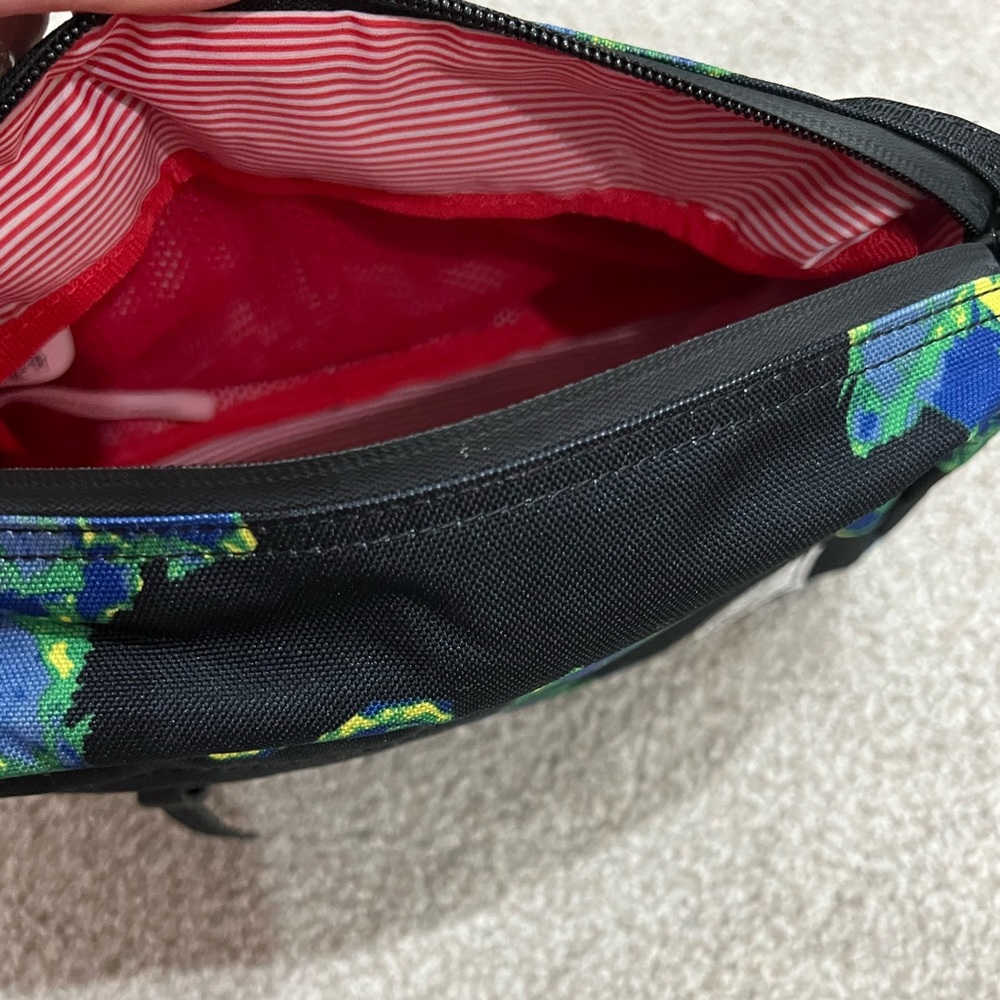 HERSCHEL FLORAL COSMETICS BAG - Picture 5 of 8